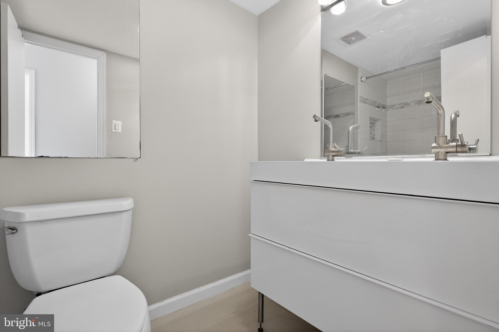 MAYFLOWER SQUARE - Residential