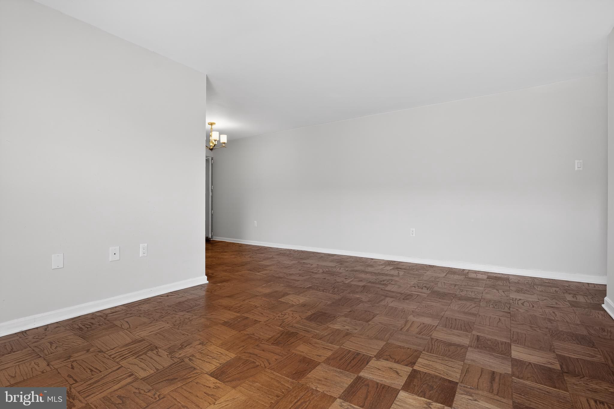 MAYFLOWER SQUARE - Residential