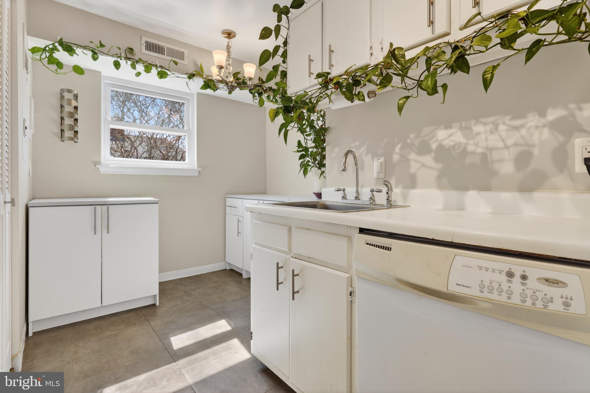 432 N ARMISTEAD STREET 203