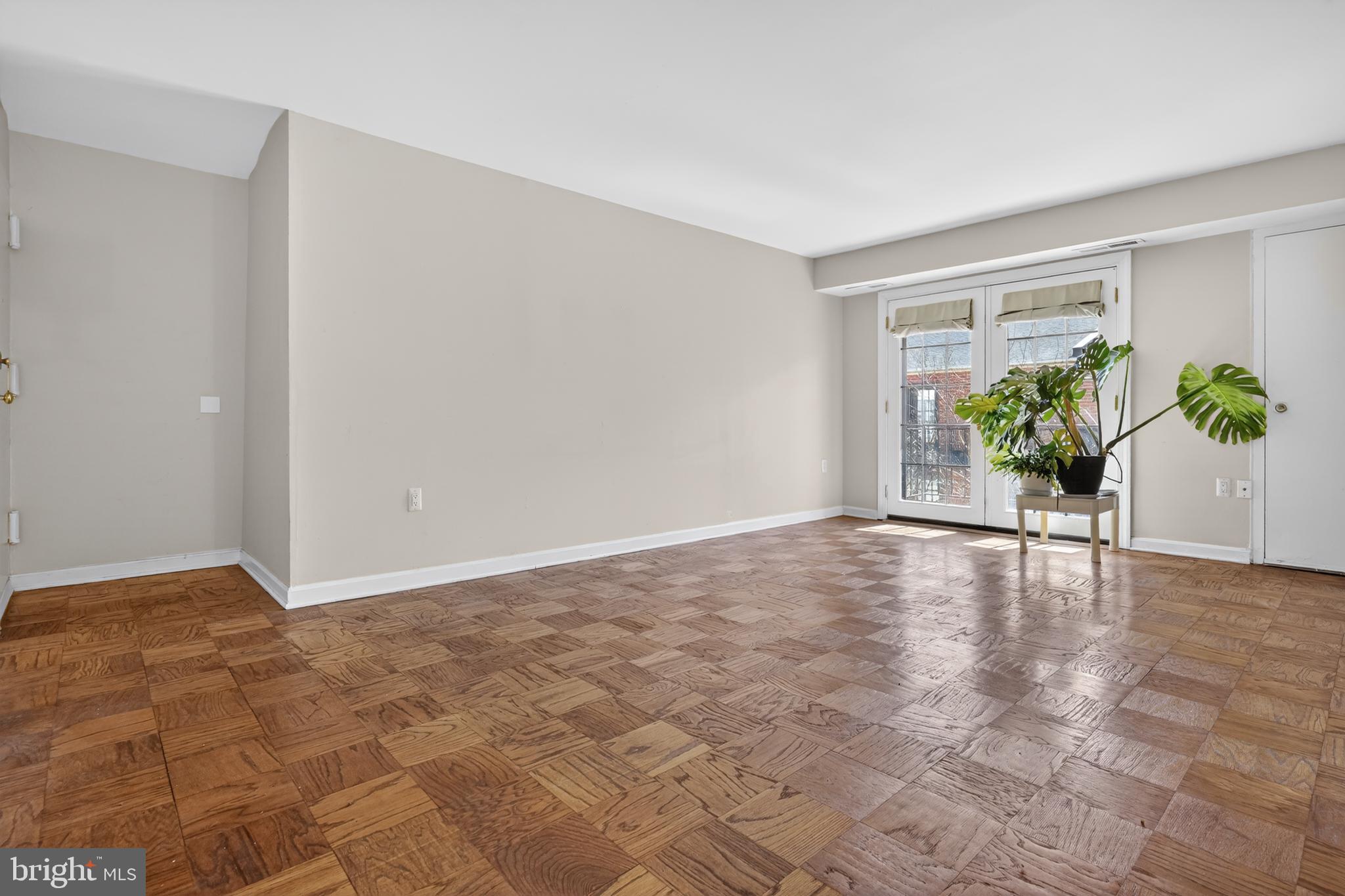 MAYFLOWER SQUARE - Residential