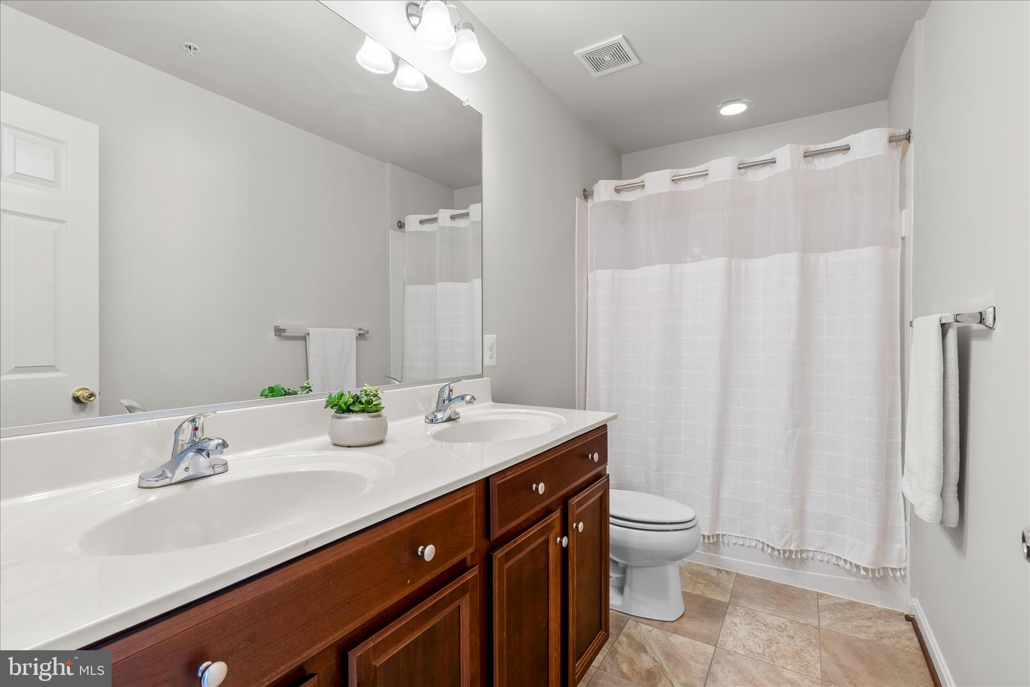 BRINKLEY MANOR - Residential