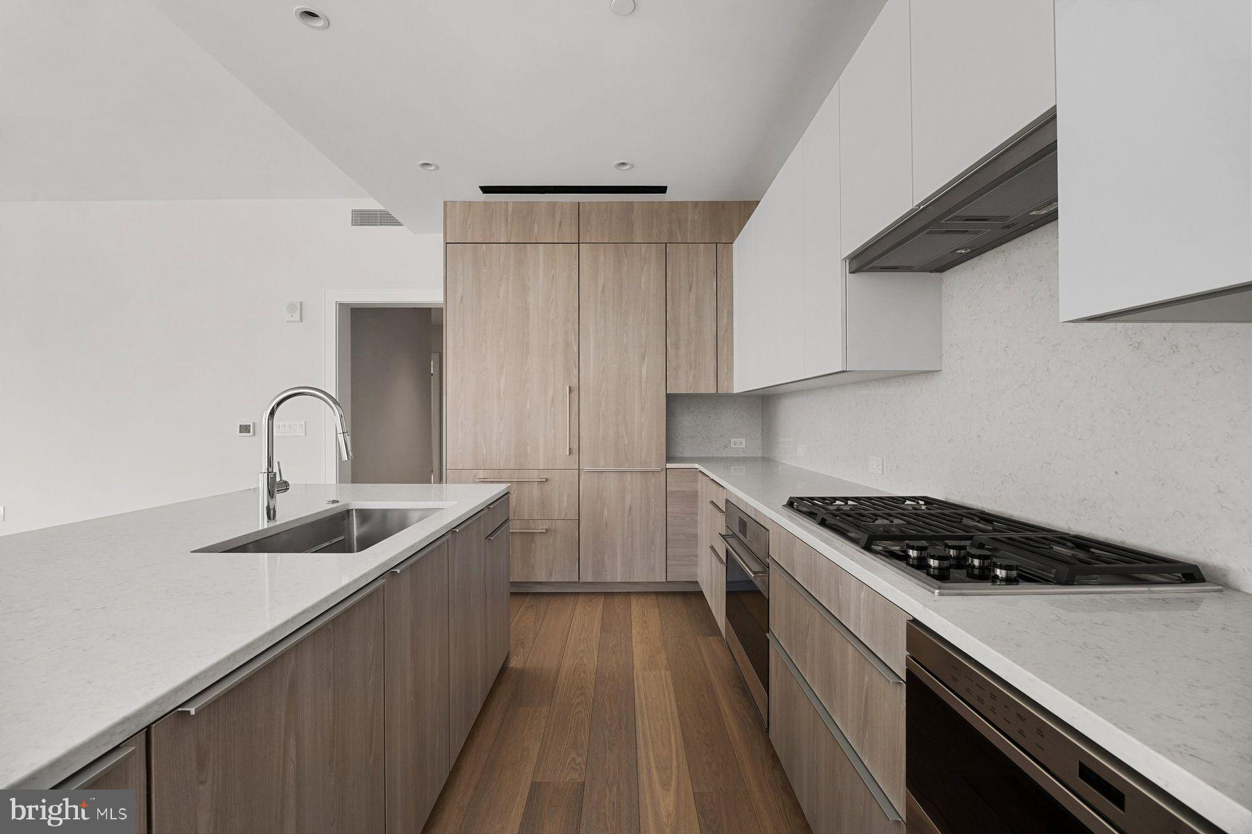 AVENUE OF THE ARTS - Residential