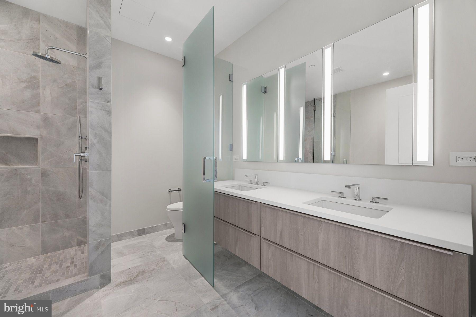 AVENUE OF THE ARTS - Residential