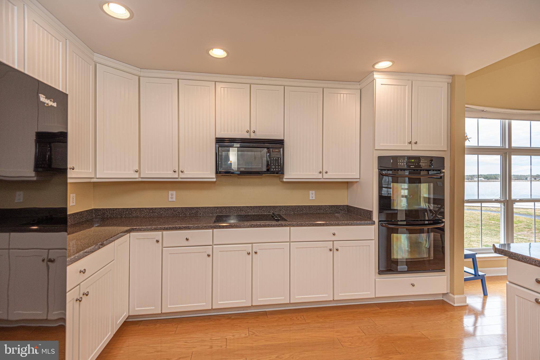 SWANN COVE - Residential