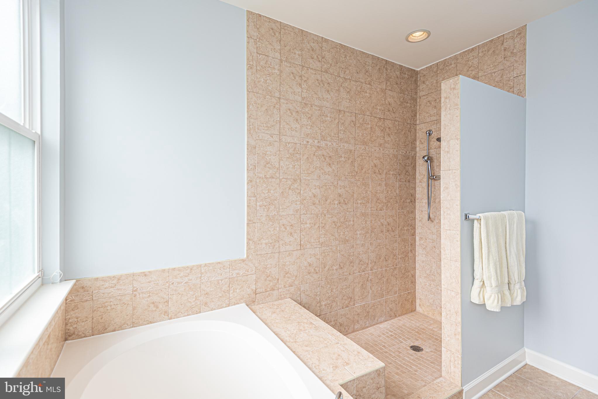 SWANN COVE - Residential