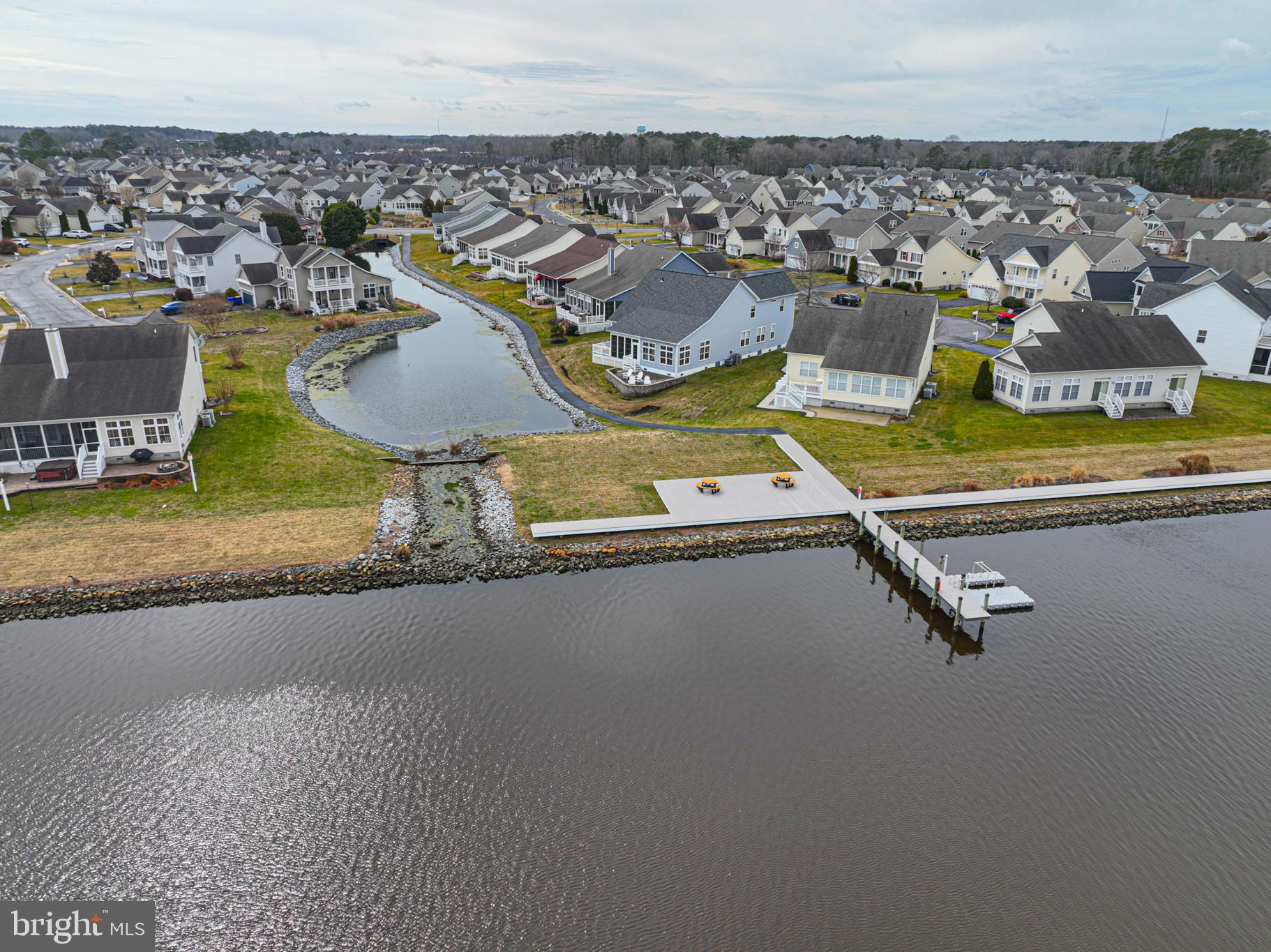 SWANN COVE - Residential