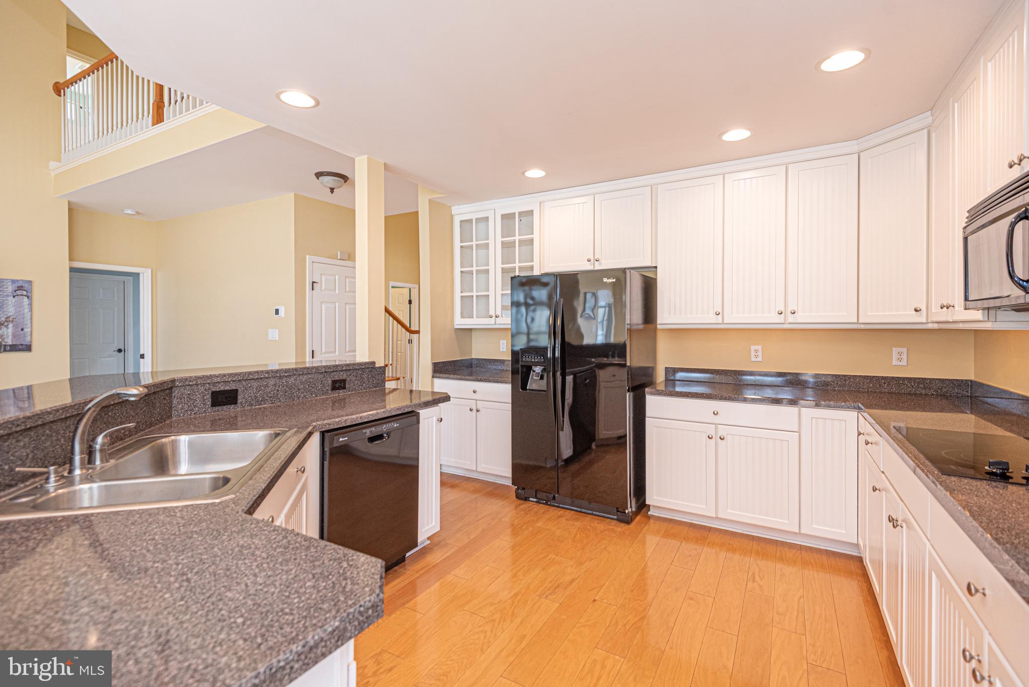 SWANN COVE - Residential