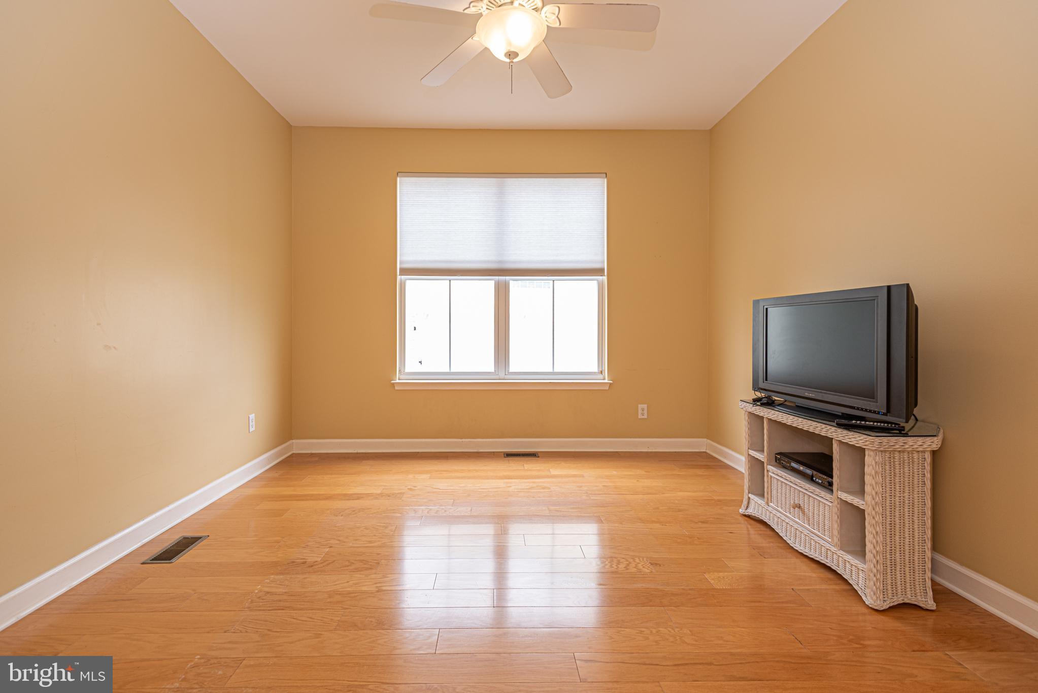 SWANN COVE - Residential