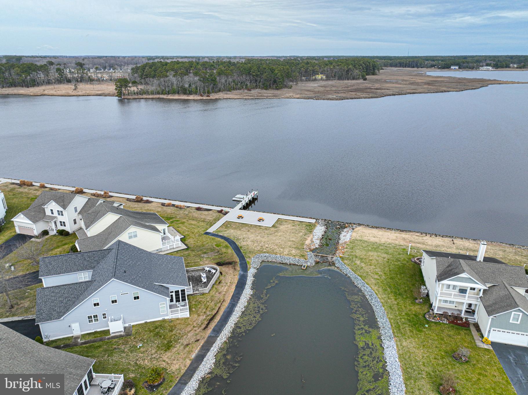 SWANN COVE - Residential