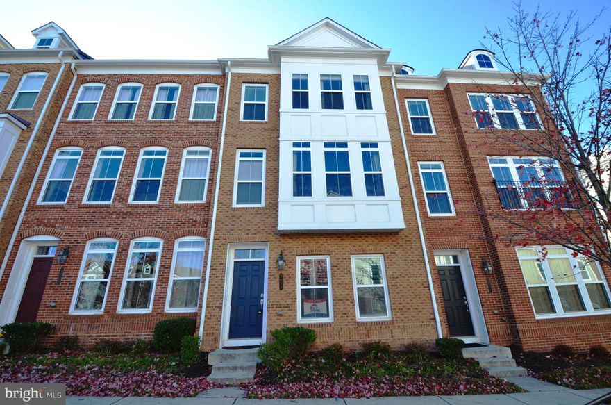 MOVE IN READY!  TWO CAR GARAGE TOWNHOME IN METROWEST , WALKING DISTANCE TO VIENNA METRO.  3BR/2FB/2HB  3 level house with over2000 sq ft to offer,  this home has multiple bumpouts so rooms are extra spacious.  Built in 2013,  this  house has open floor plan with 9 ft ceiling and is in pristine condition.  Gourmet kitchen has ample of storage, stainless steel appliance and and an oversize island. Upgraded hardwood floor covers the entire main level.    Master bedroom  an updated en suite master bath, as well as his and hers walk in closets.   Great location for commuters,  5 min walk to Vienna Metro,  2 min drive to get on I-66, and quick access to R-50, R-29.   Shopping, restaurants and entertainment are within 5 mile radius,  easy drive to the popular Mosaic District