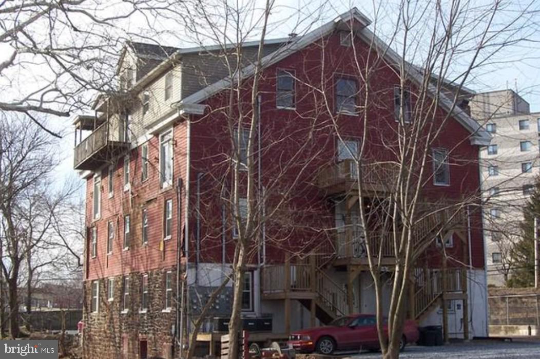 MIDDLETOWN - Commercial Sale