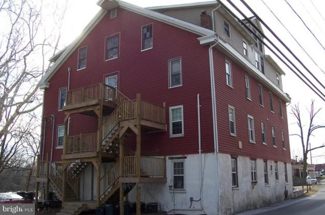 MIDDLETOWN - Commercial Sale