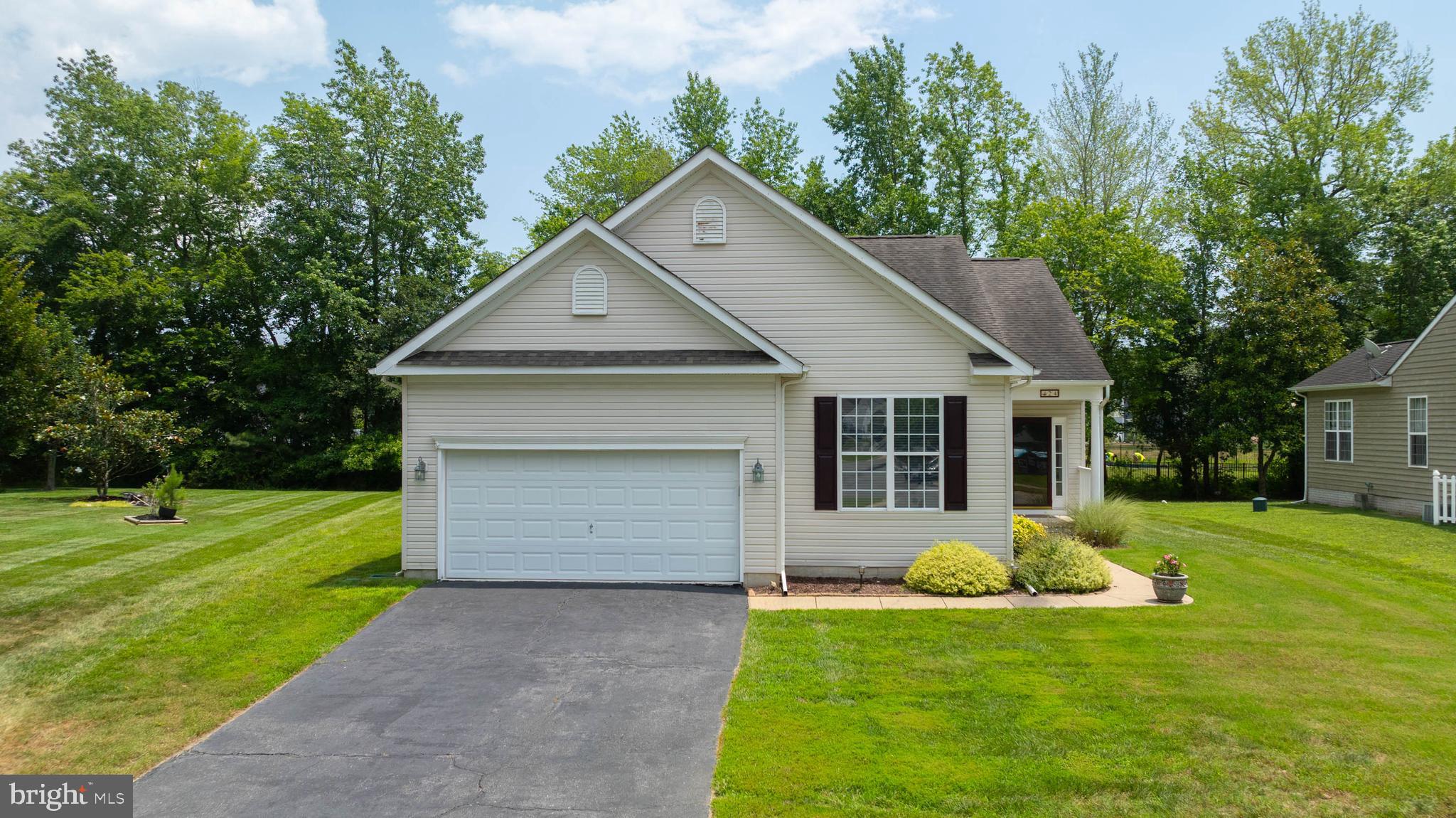 24 BERUE COURT