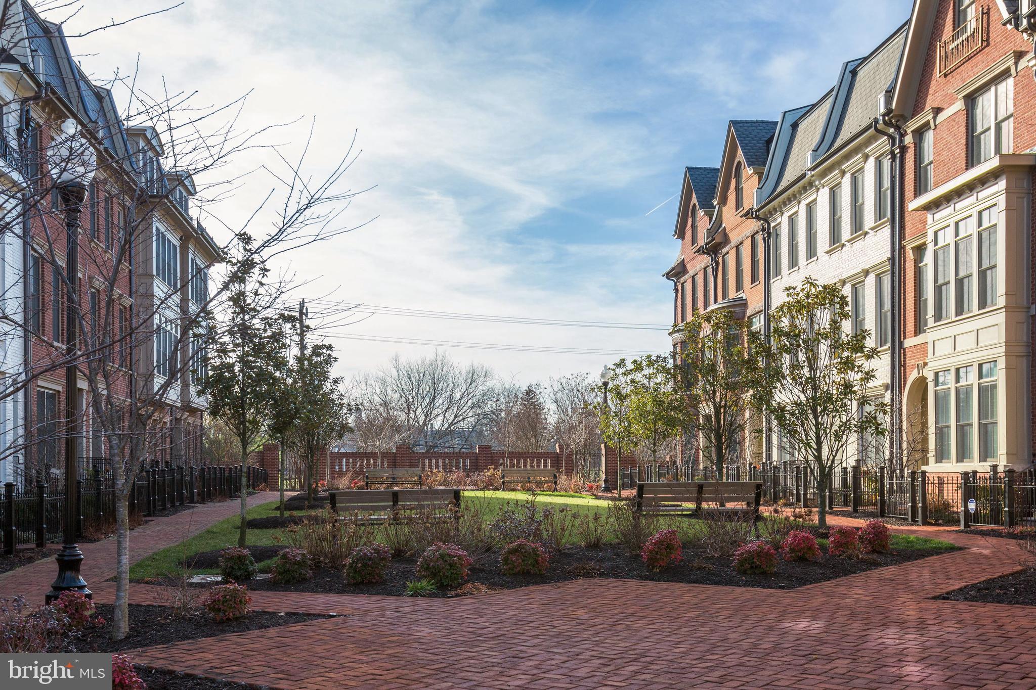 SYMPHONY PARK - Residential