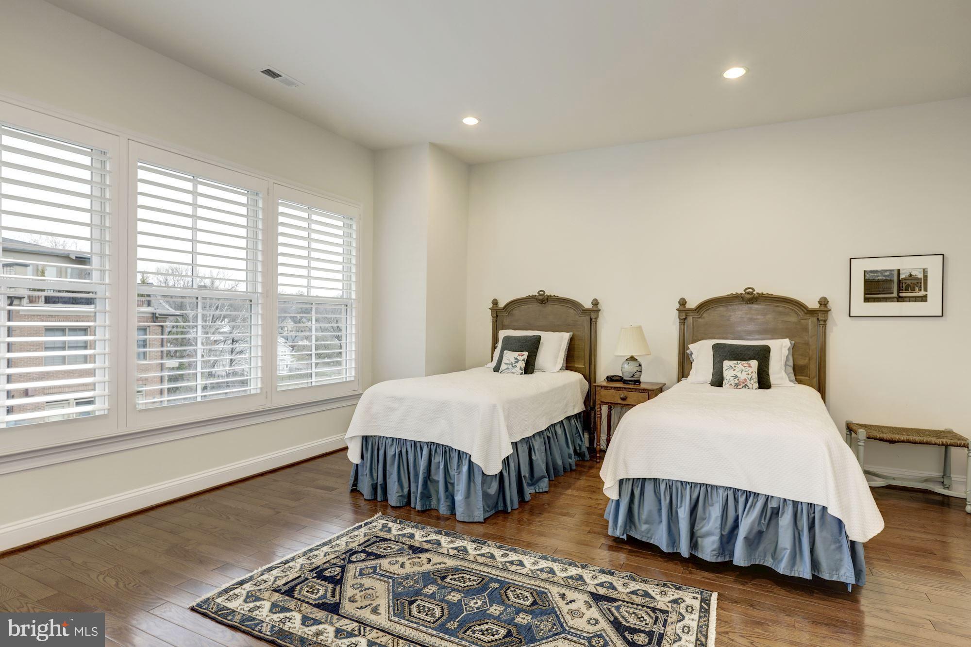 SYMPHONY PARK - Residential