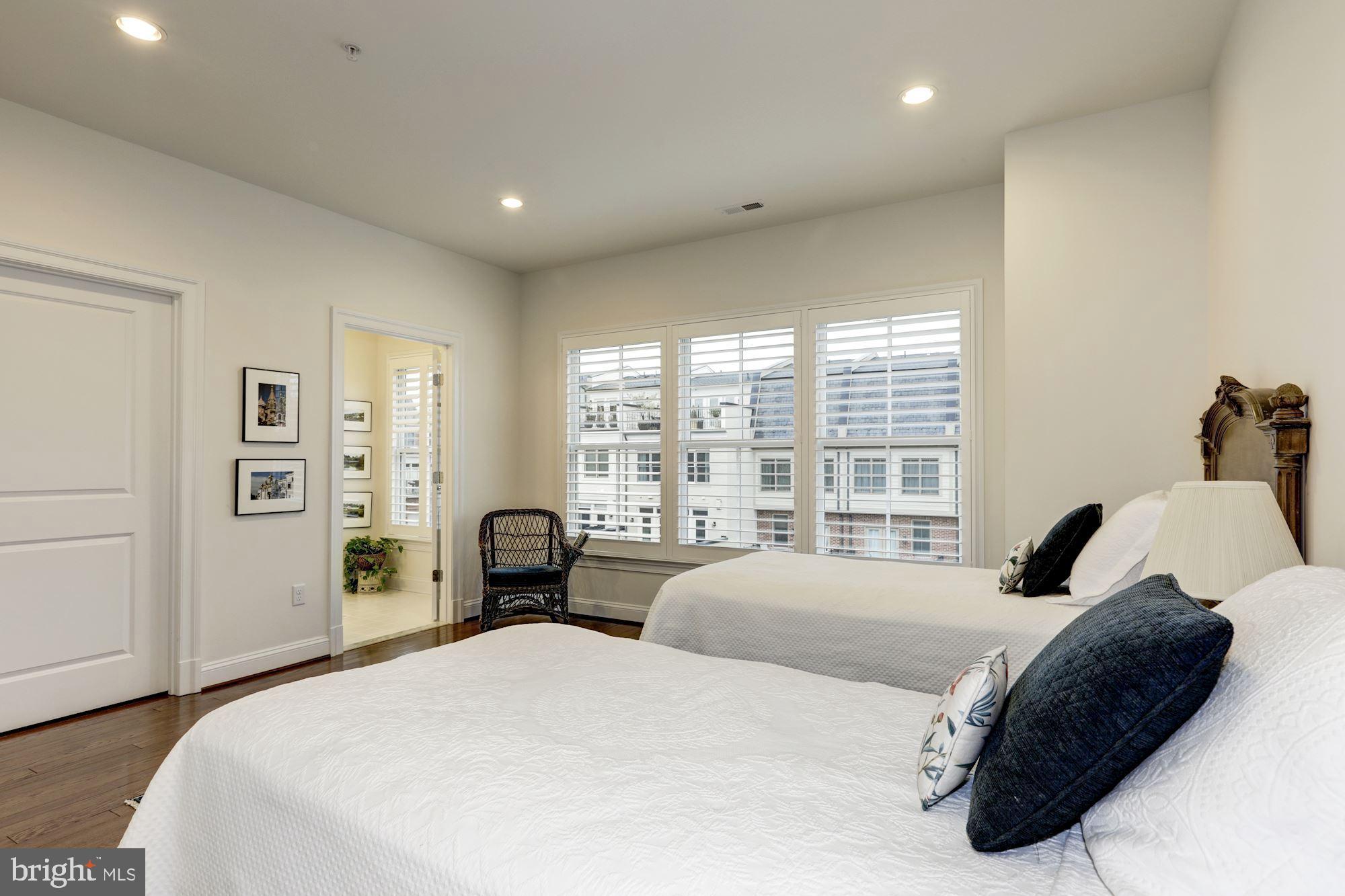 SYMPHONY PARK - Residential