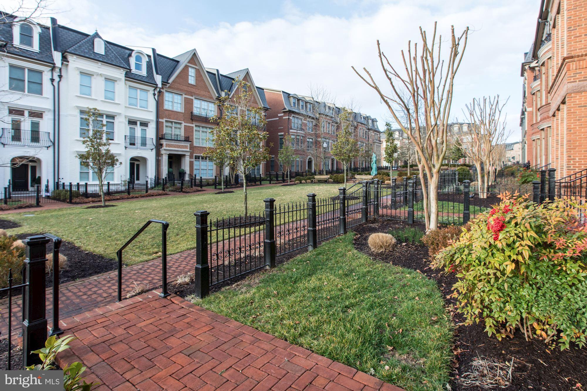 SYMPHONY PARK - Residential