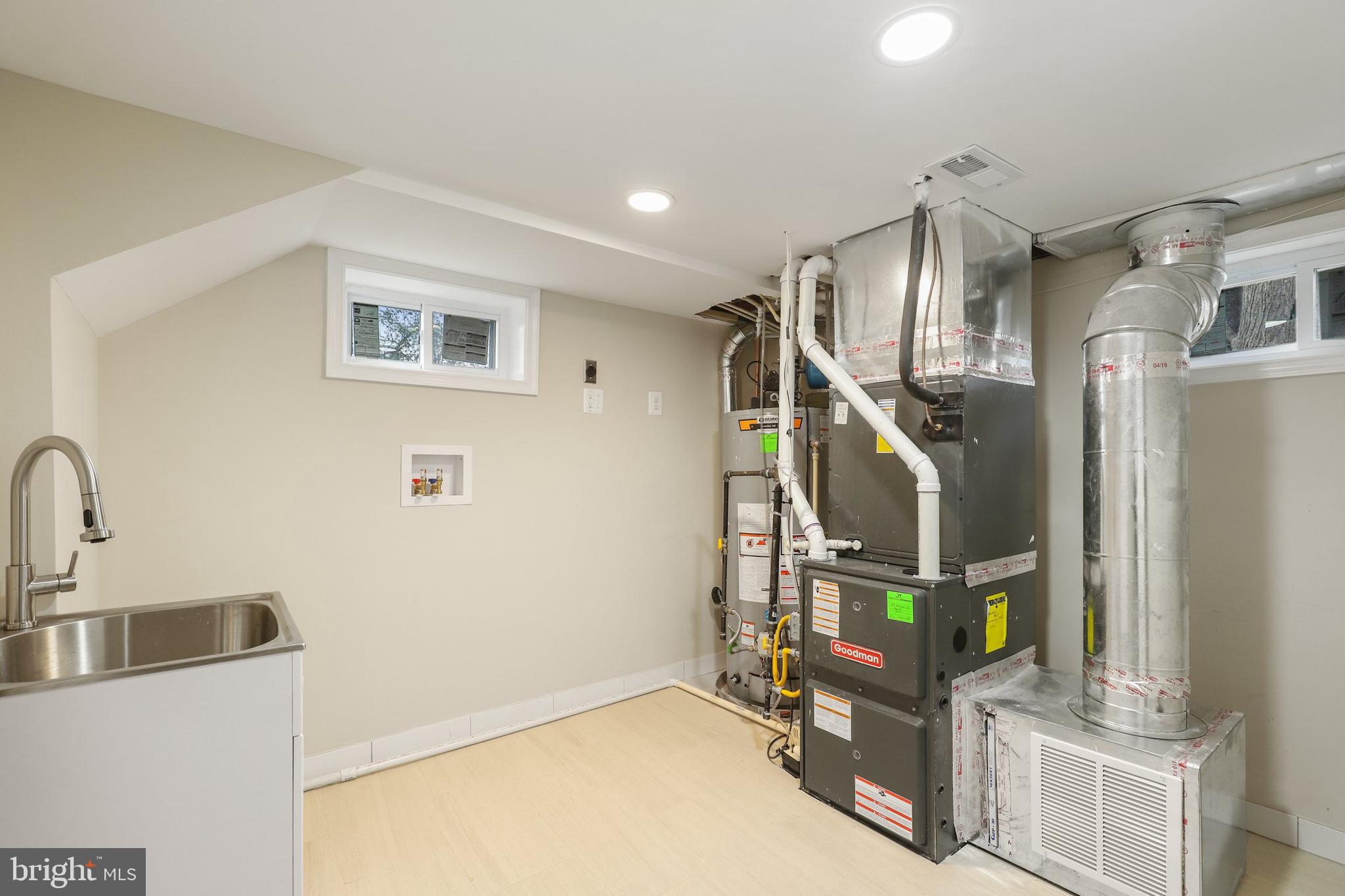 HOLLYWOOD ADDN - Residential Lease