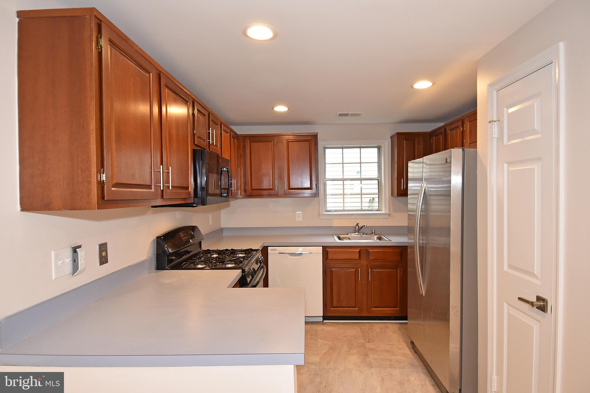 KINGSTOWNE - Residential Lease