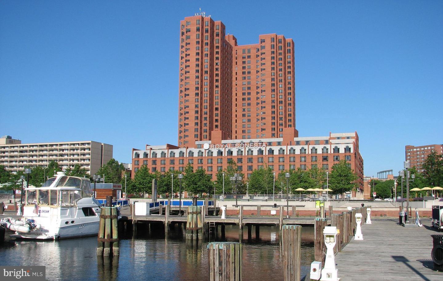 HARBOR COURT CONDOMINIUMS - Residential