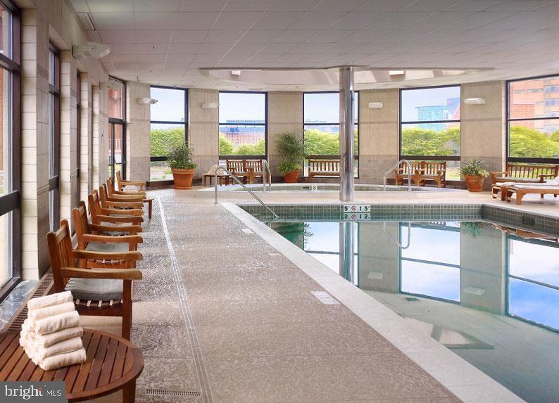 HARBOR COURT CONDOMINIUMS - Residential
