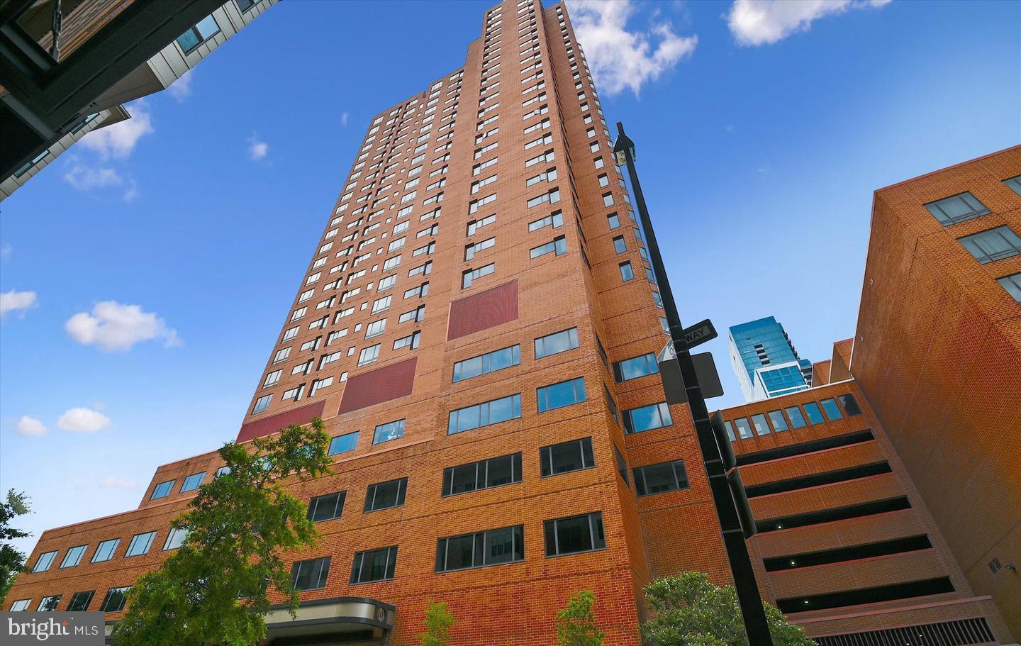 HARBOR COURT CONDOMINIUMS - Residential