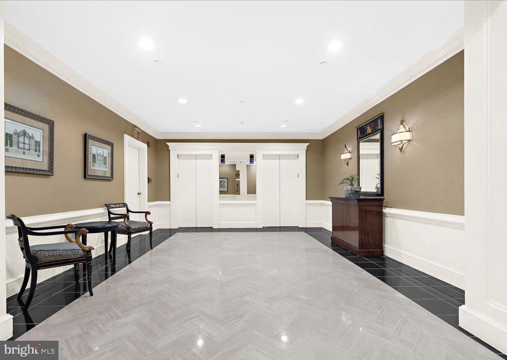 HARBOR COURT CONDOMINIUMS - Residential
