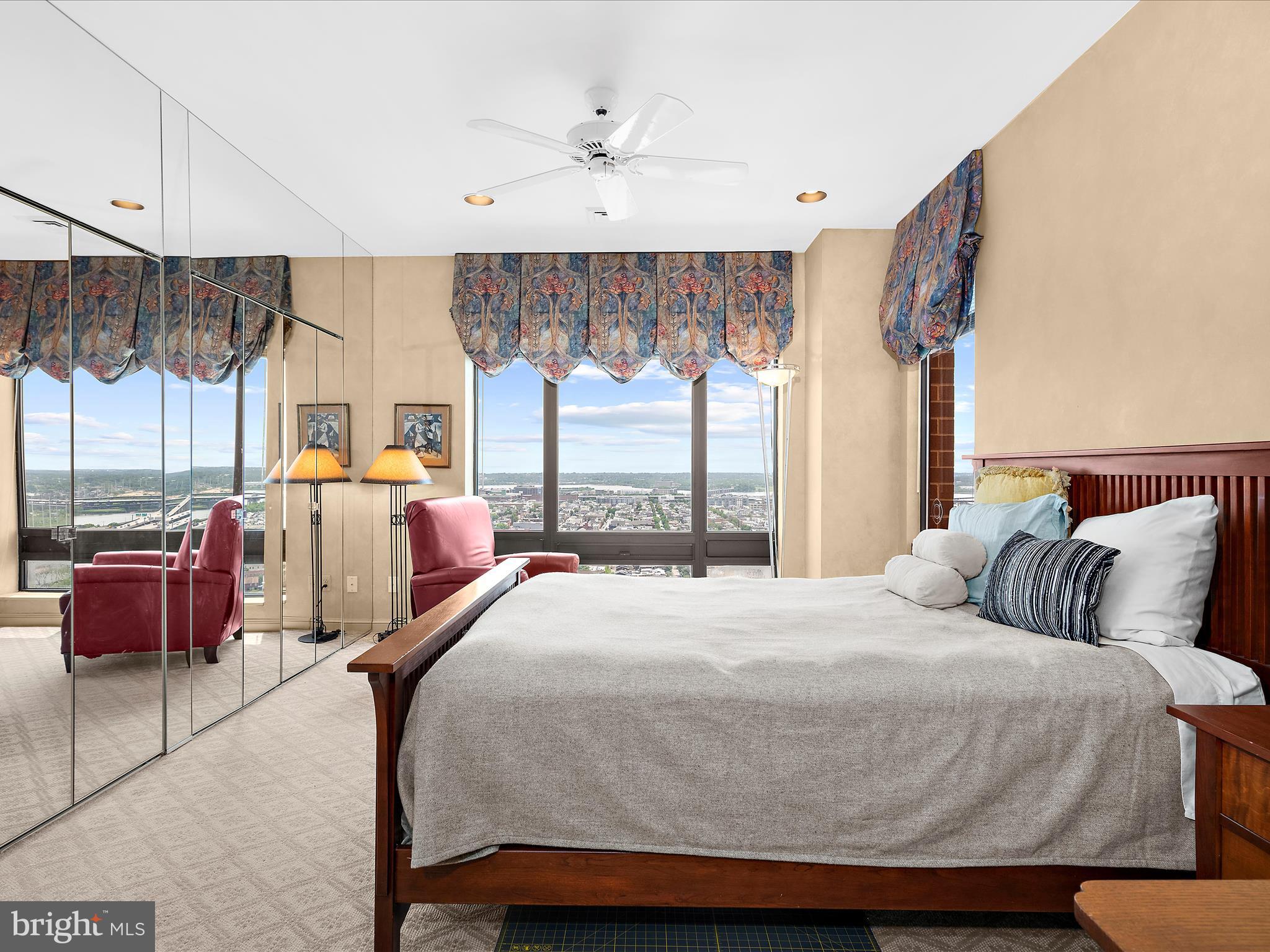 HARBOR COURT CONDOMINIUMS - Residential