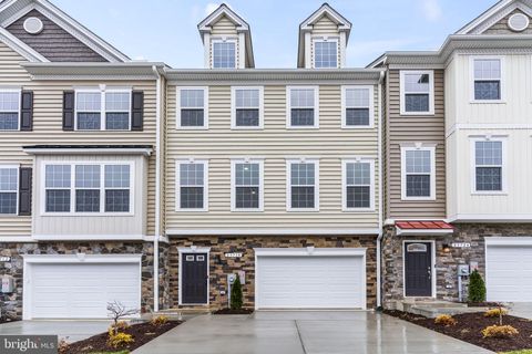 Townhouse For Sale - LOT 109 - 23672 Weeping Willow Way<br/> LEONARDTOWN, MD 20650