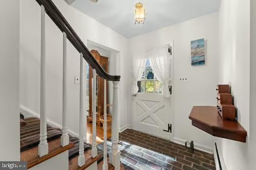 3 OAK TREE LANE