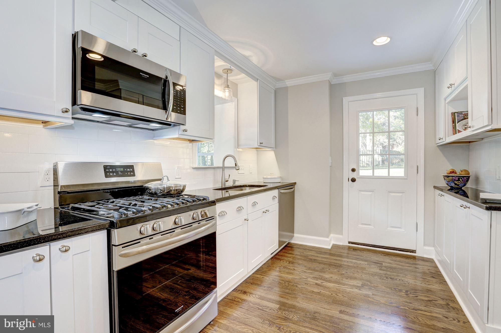 COUNTRY CLUB PARK - Residential