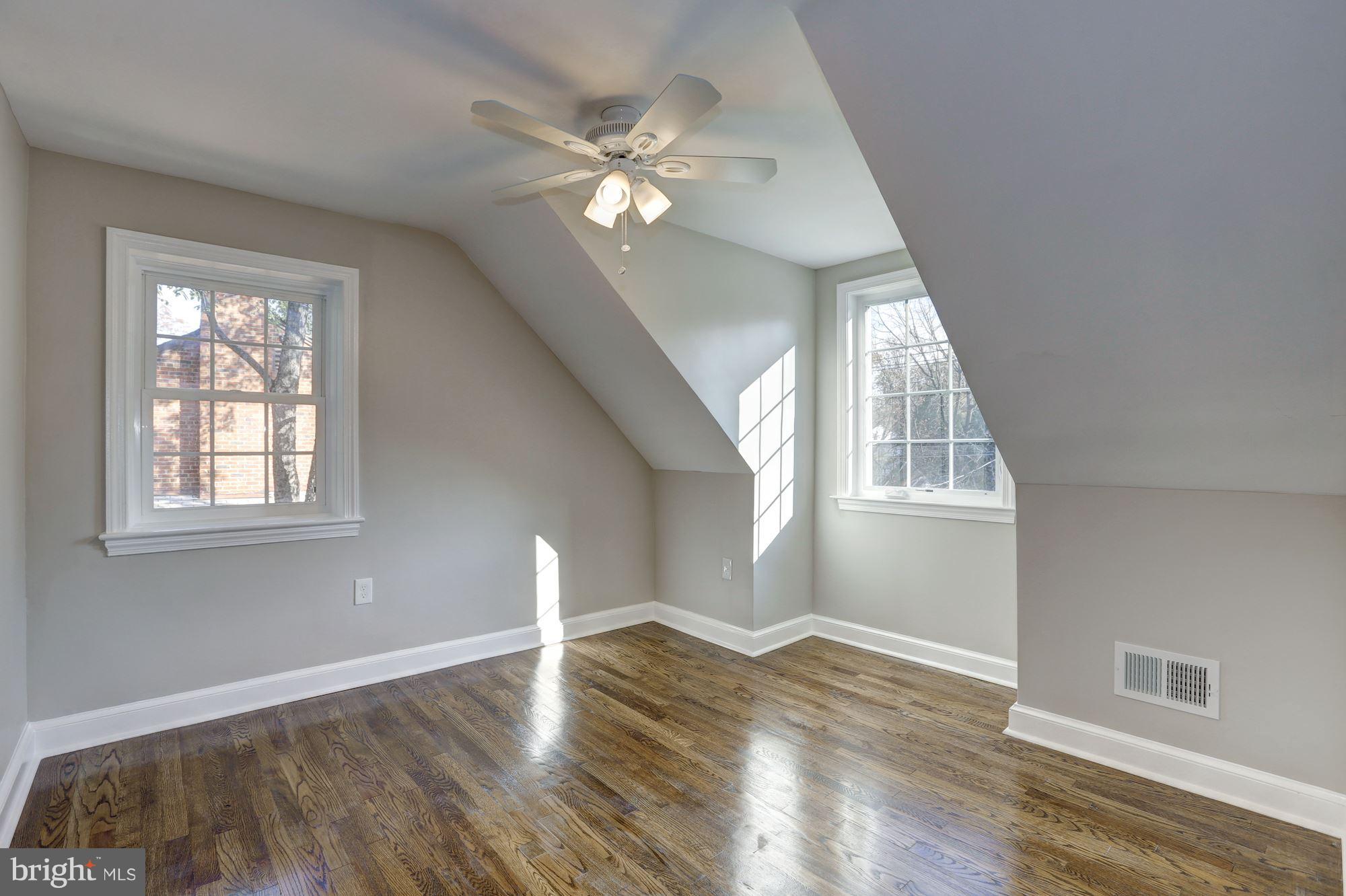 COUNTRY CLUB PARK - Residential