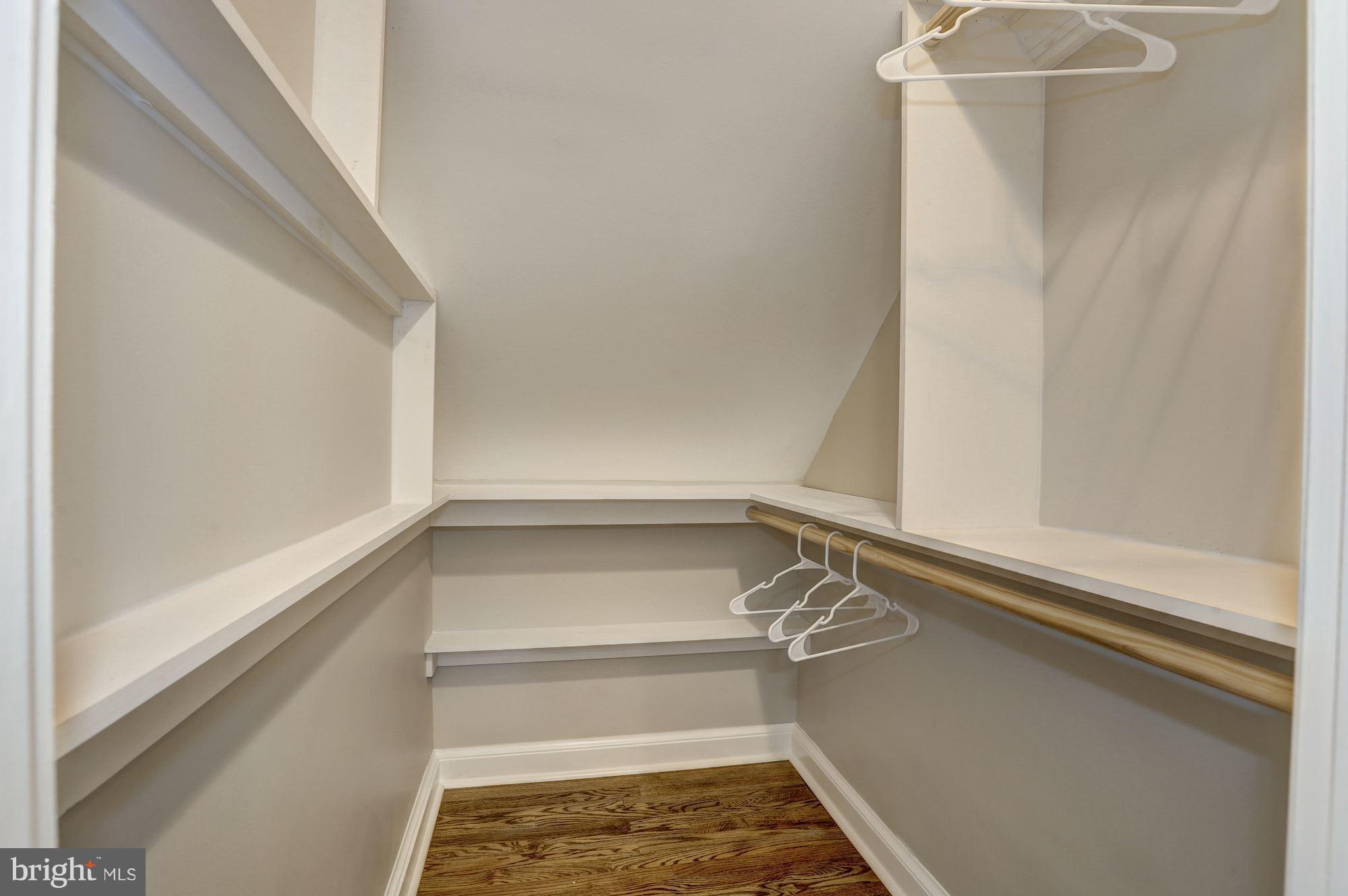 COUNTRY CLUB PARK - Residential