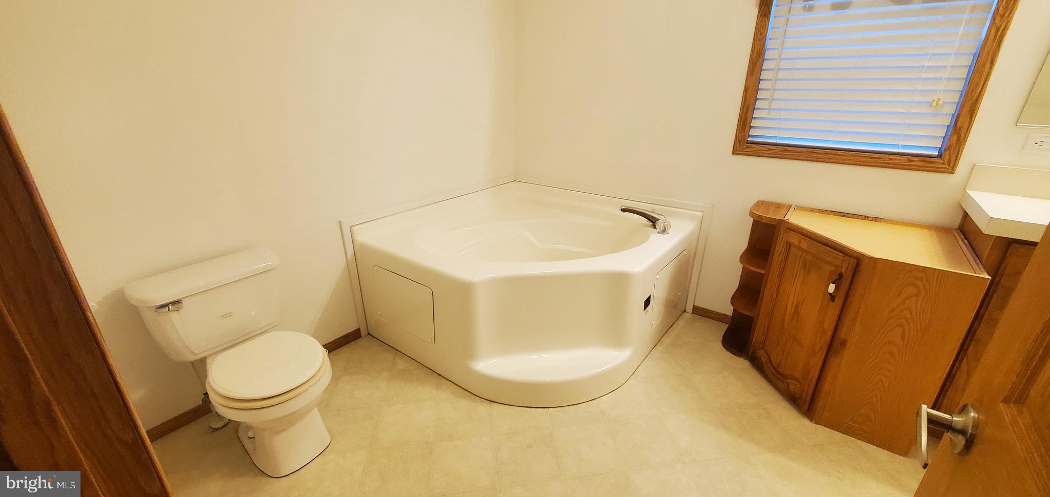 BAY COUNTRY ESTATES - Residential