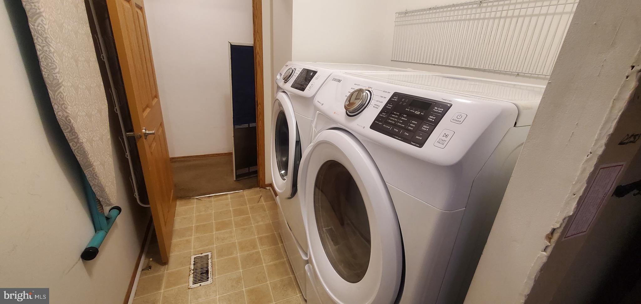 BAY COUNTRY ESTATES - Residential