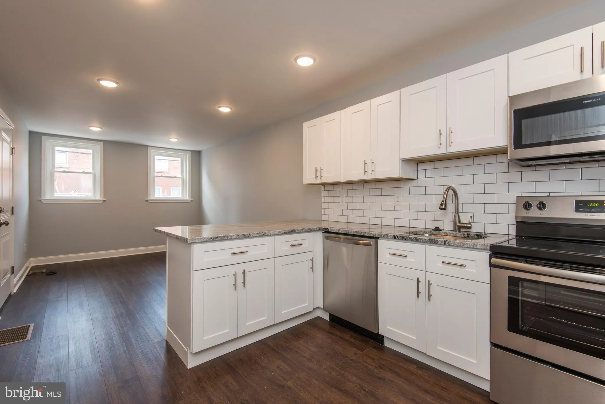 Philadelphia, Pennsylvania 19148, United States, 1 Bedroom Bedrooms, ,1 BathroomBathrooms,Residential,Contingent,100516