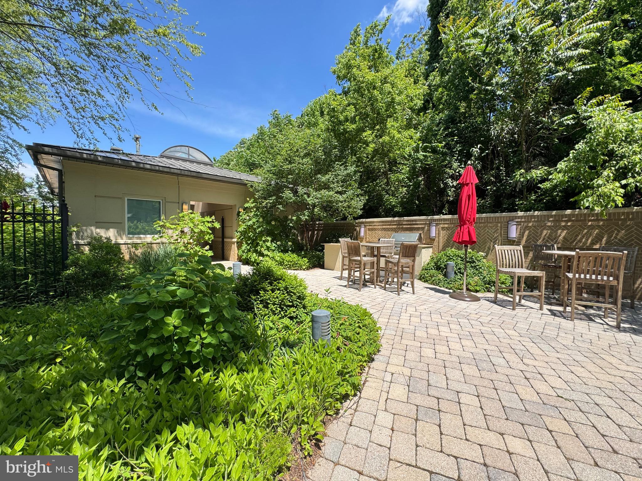 PARK PLACE - Residential Lease