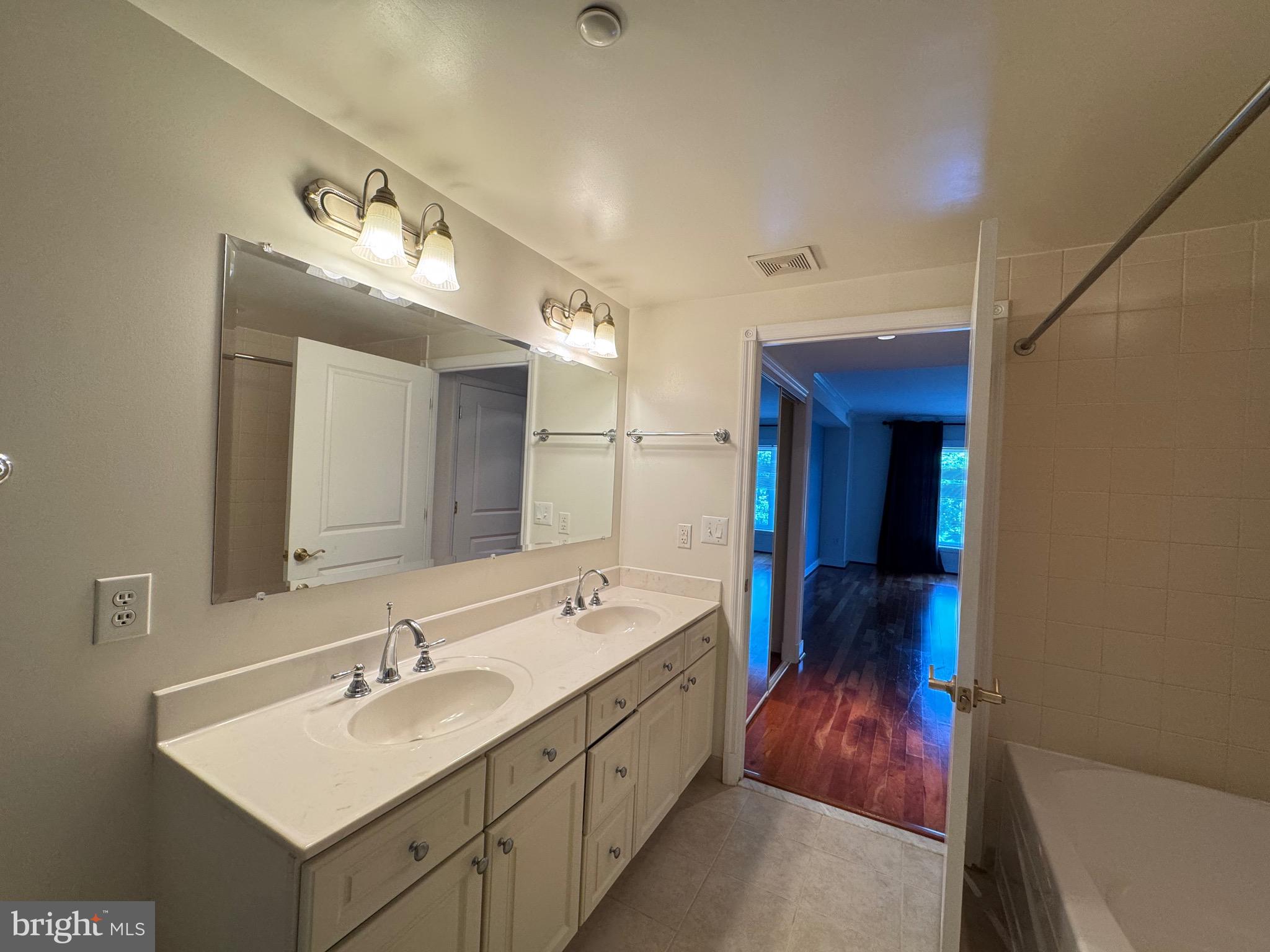 PARK PLACE - Residential Lease