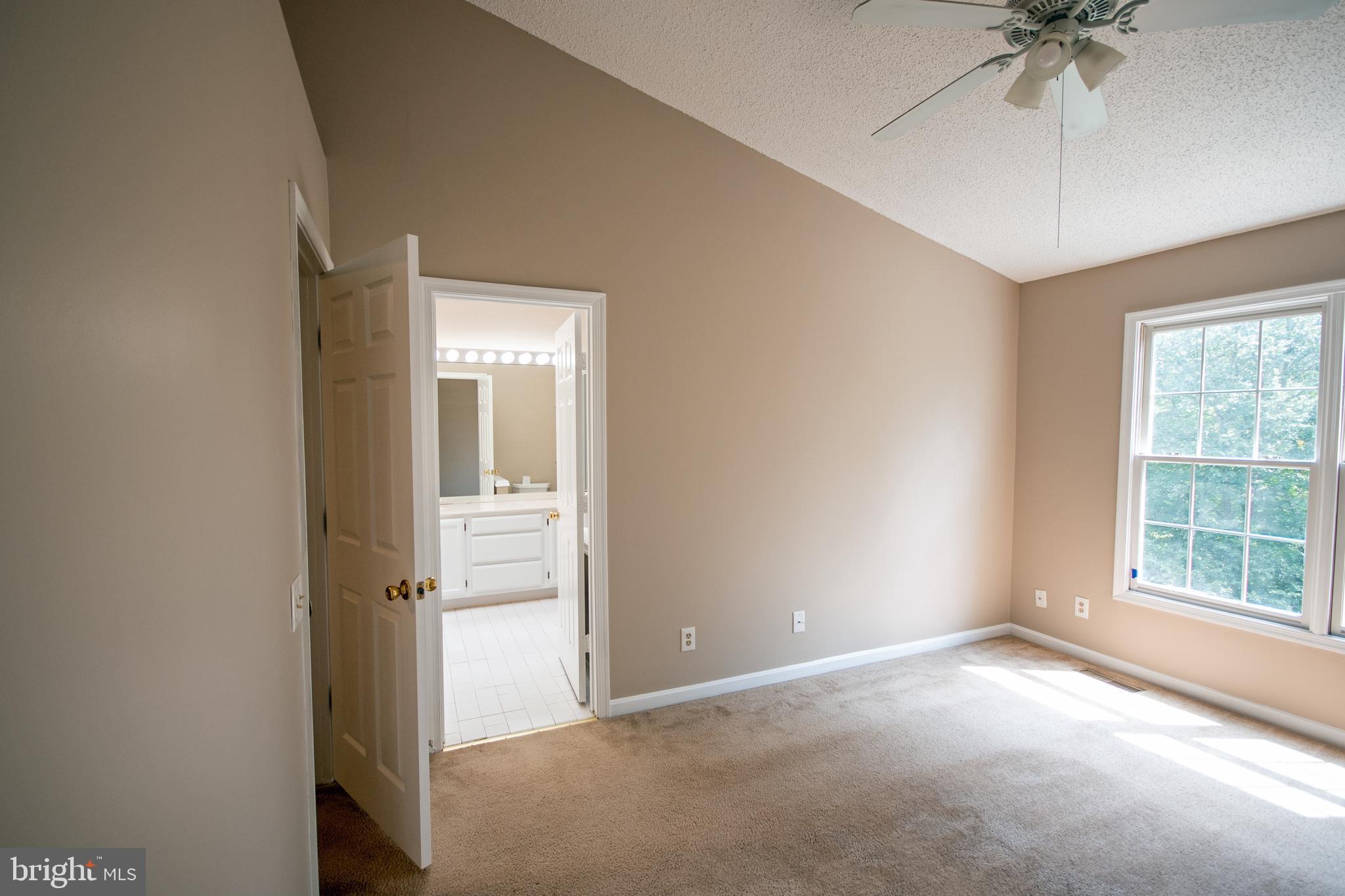 ASHBURN FARM - Residential Lease