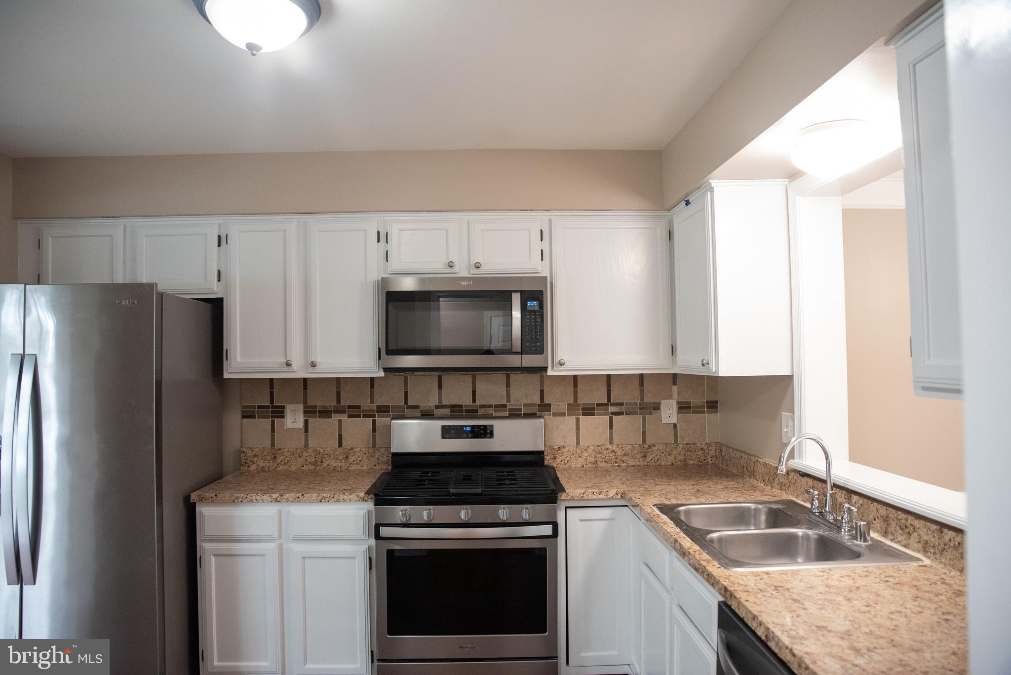 ASHBURN FARM - Residential Lease