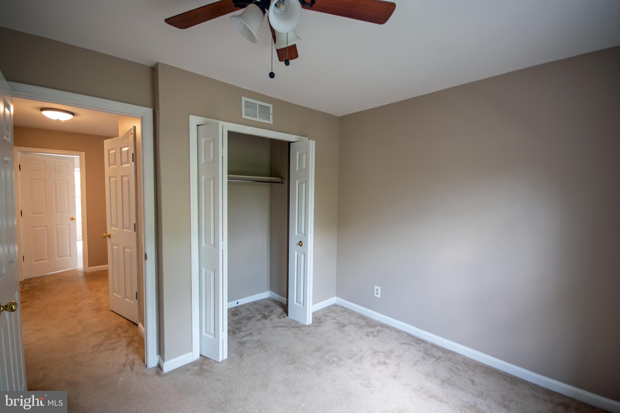 ASHBURN FARM - Residential Lease