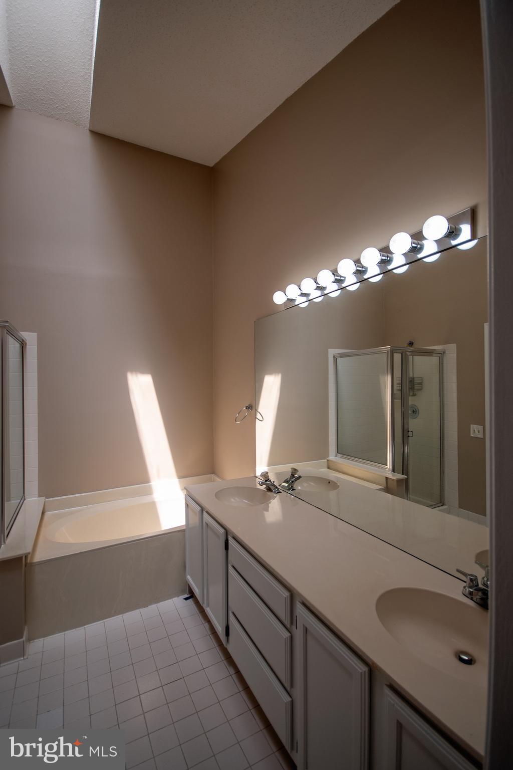 ASHBURN FARM - Residential Lease