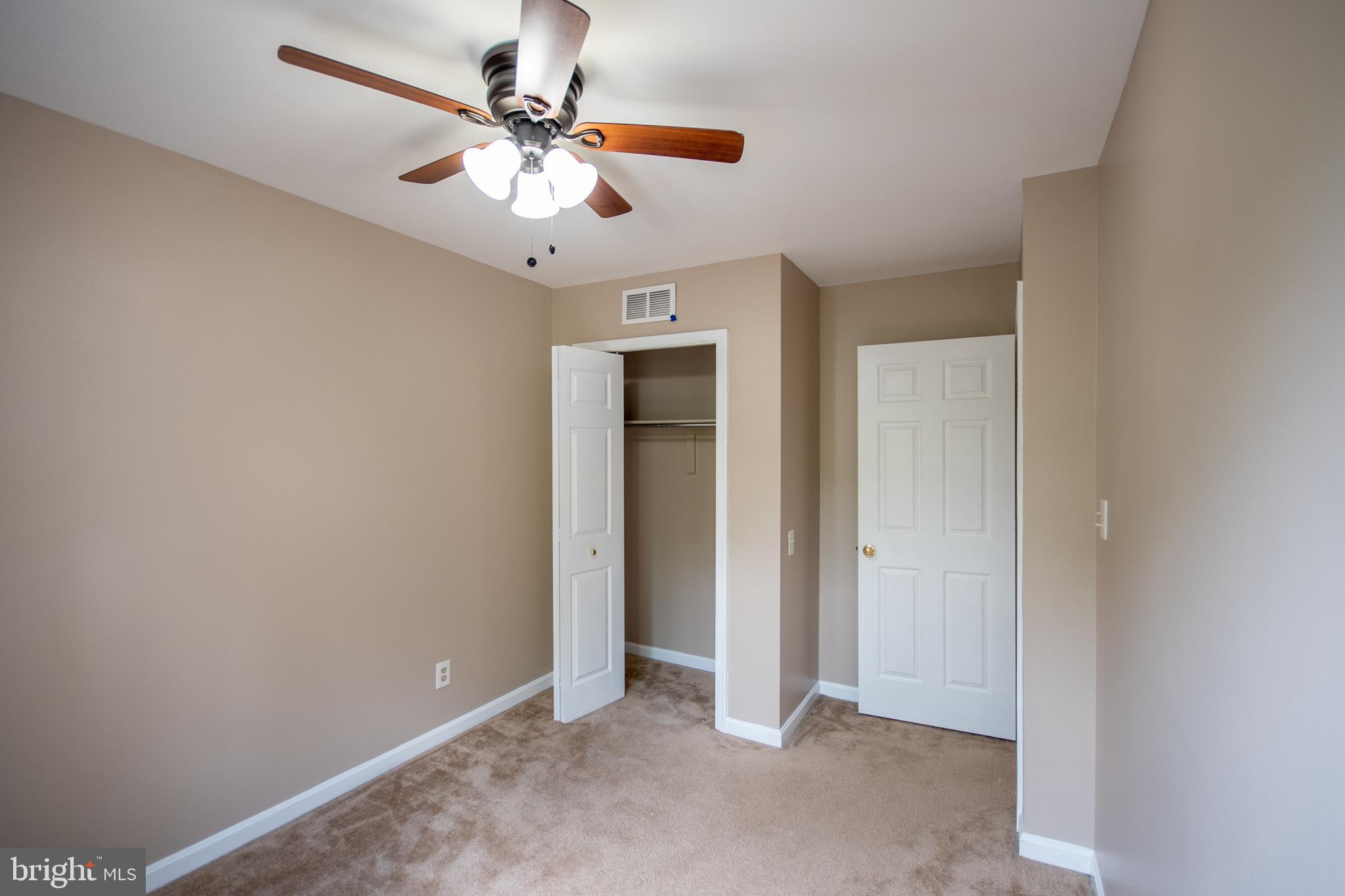 ASHBURN FARM - Residential Lease