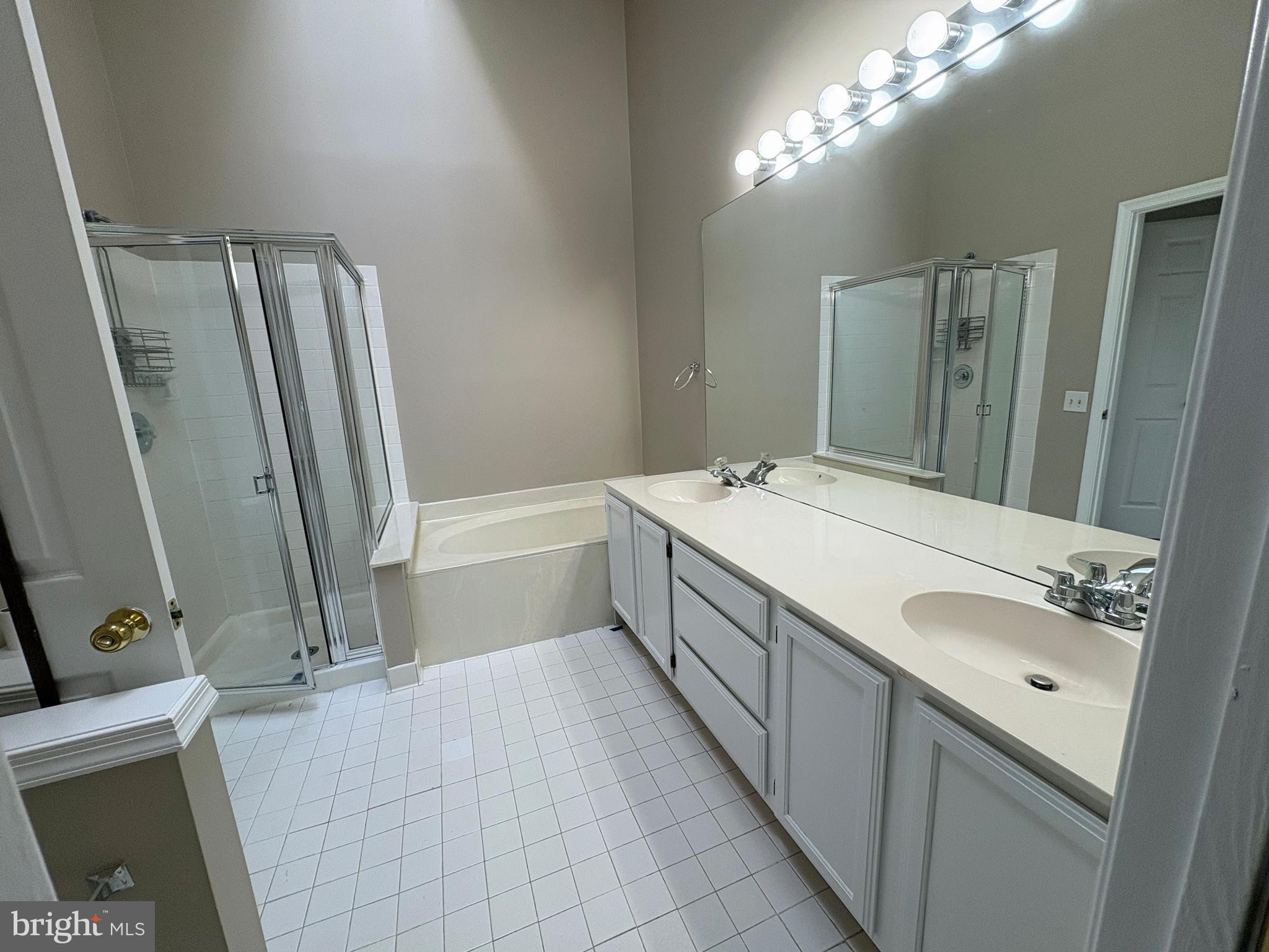 ASHBURN FARM - Residential Lease