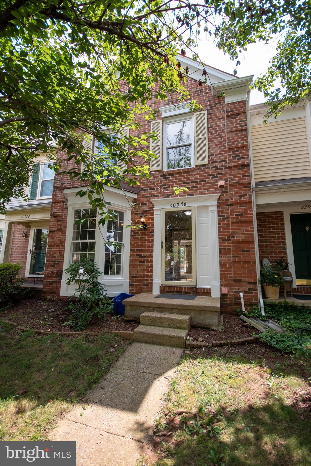 ASHBURN FARM - Residential Lease