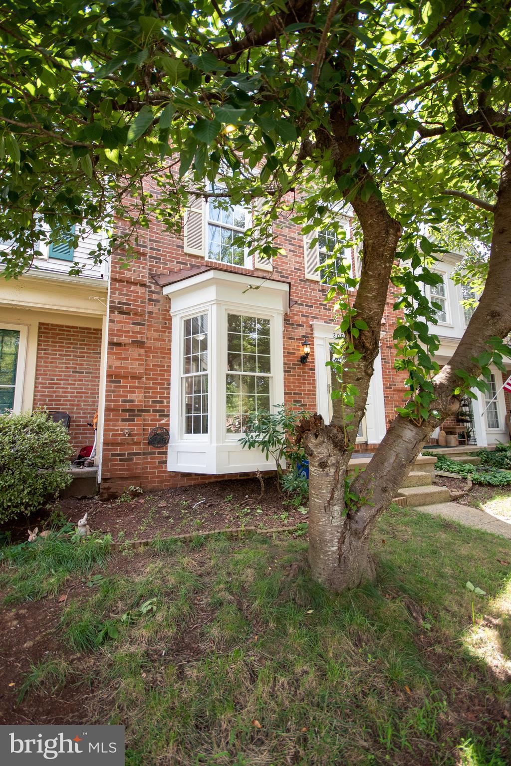 ASHBURN FARM - Residential Lease