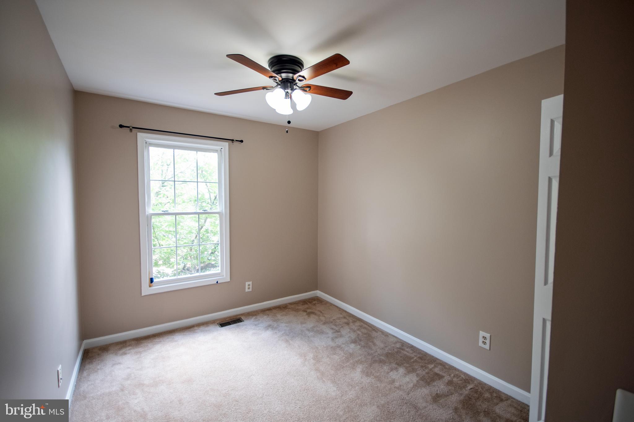 ASHBURN FARM - Residential Lease