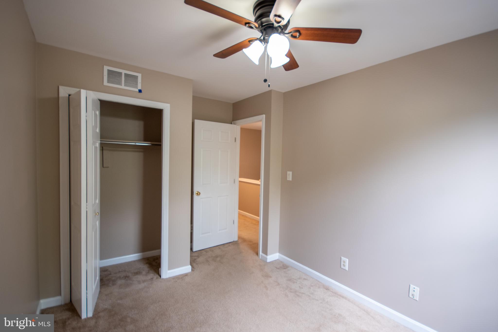 ASHBURN FARM - Residential Lease