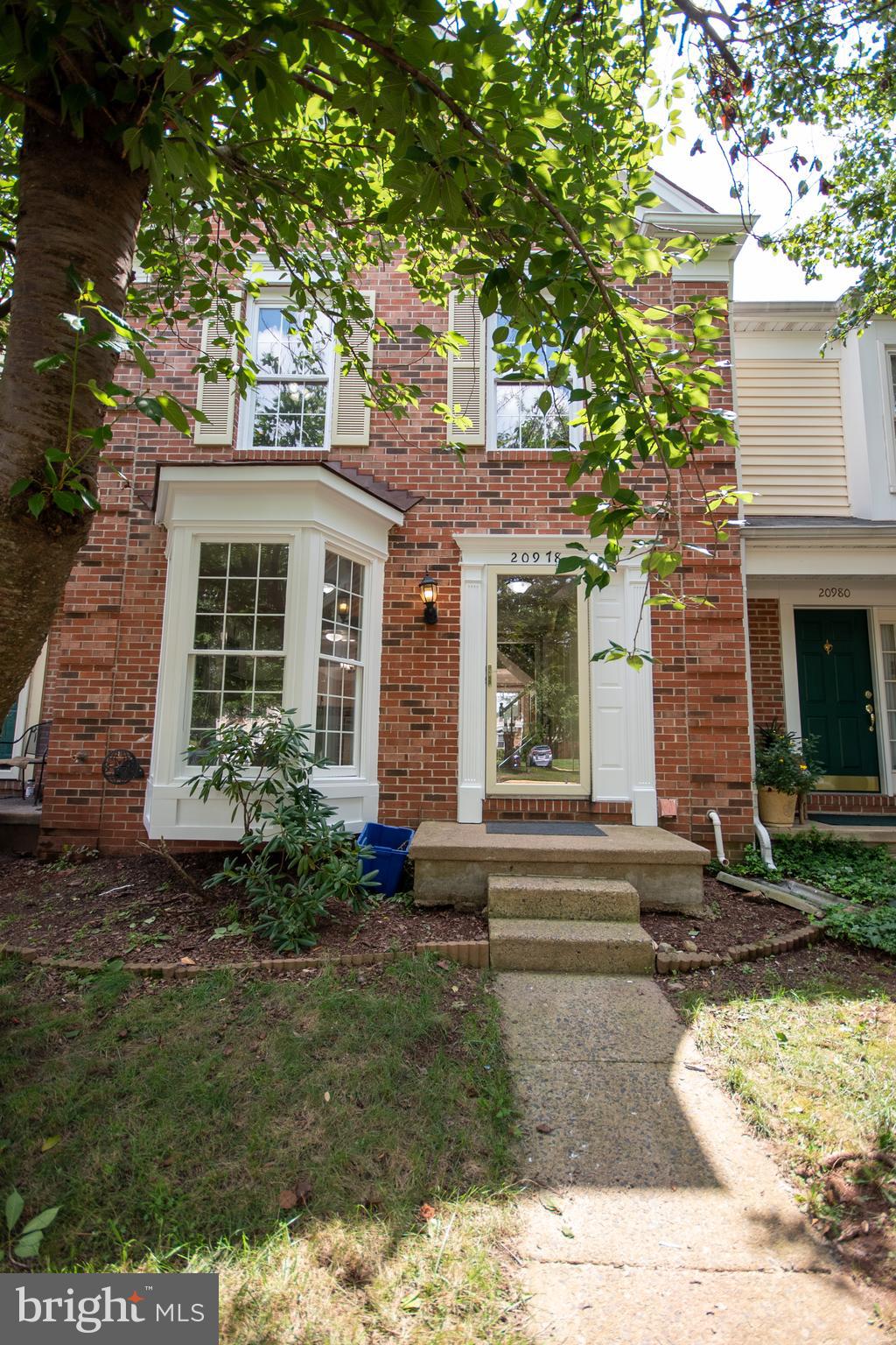 ASHBURN FARM - Residential Lease