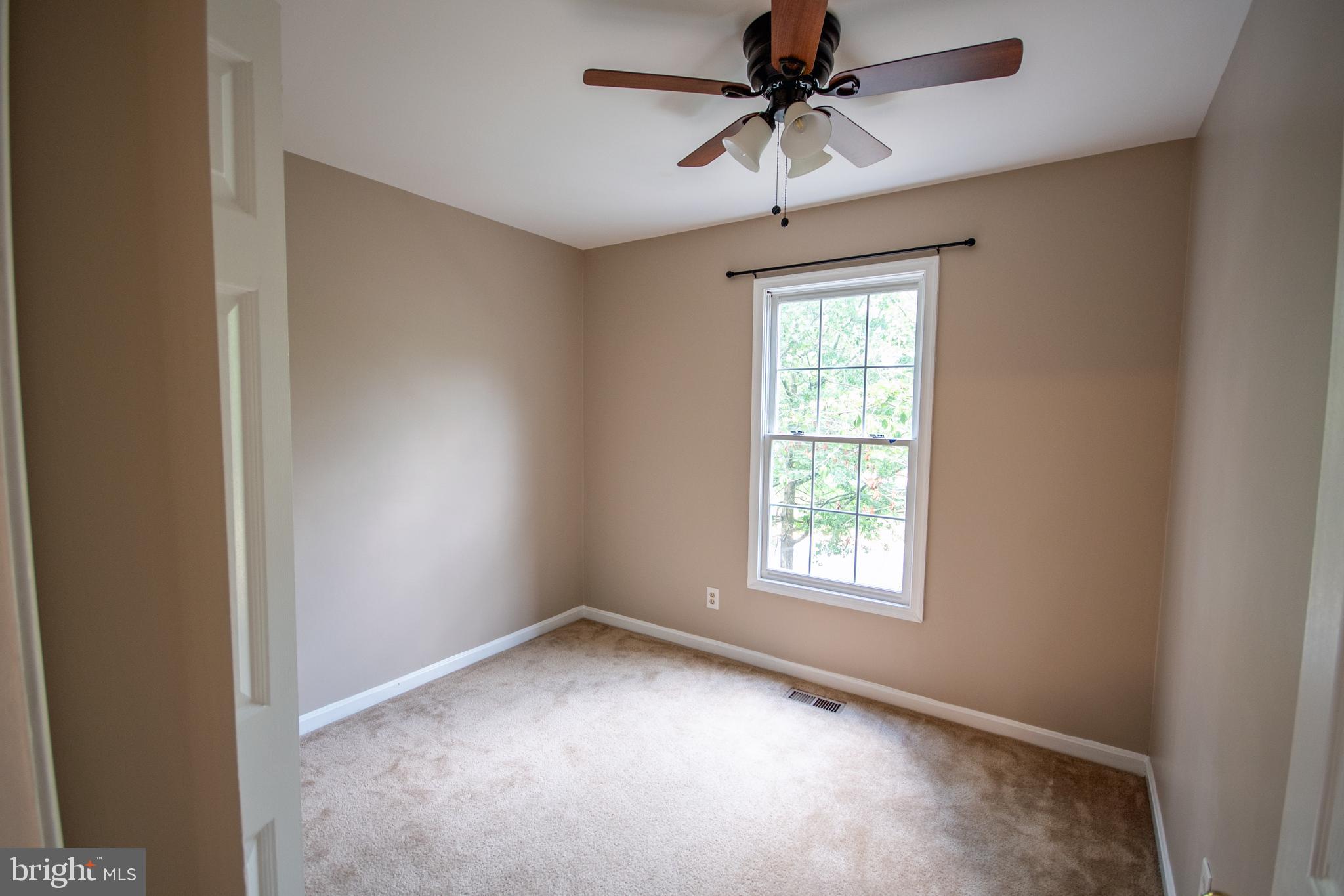 ASHBURN FARM - Residential Lease